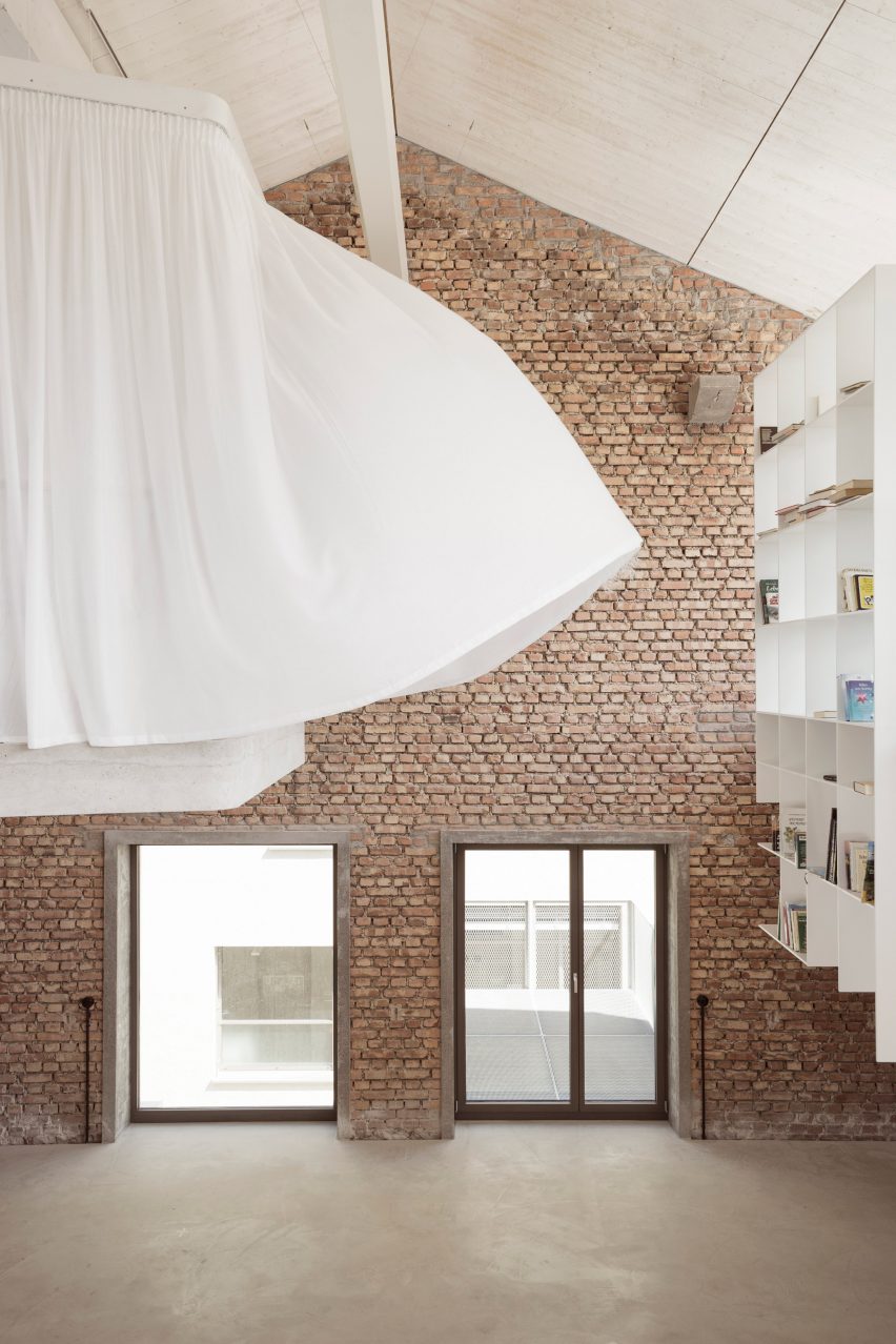 Loft Panzerhalle by Smartvoll