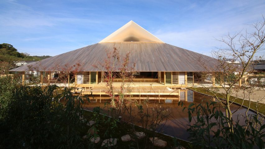 Hiroshi Sambuichi creates sculptural roofs over Naoshima community centre