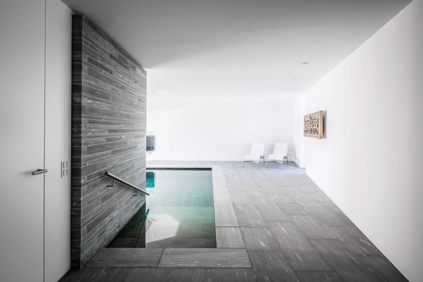 Residential House Cologne Hahnwald by Corneille Uedingslohmann Architekten