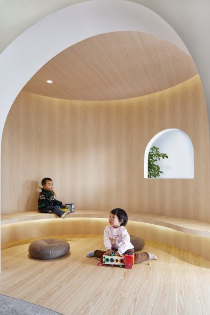 Sissi's Wonderland by Muxin studio