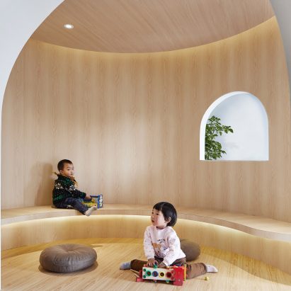 Sissi's Wonderland by Muxin studio