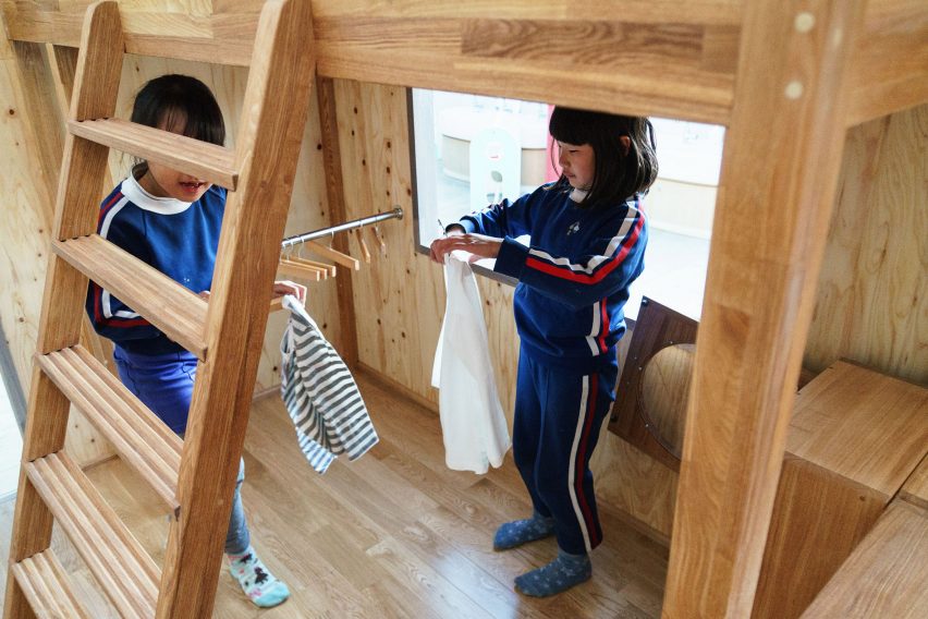 Small house for kids by Hibinosekkei