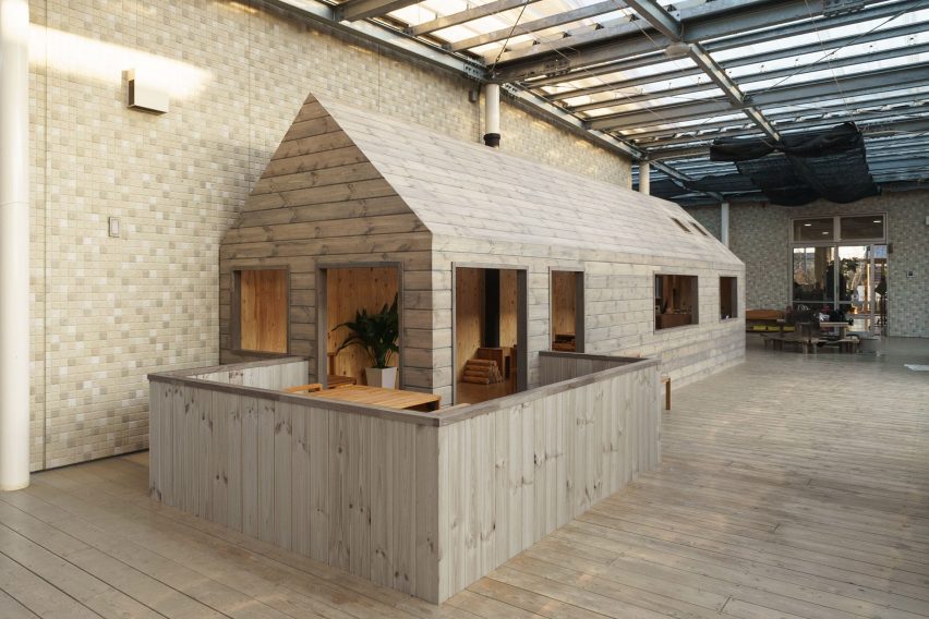 Small house for kids by Hibinosekkei