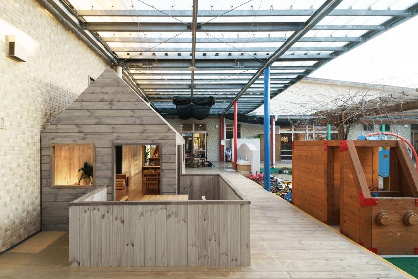 Small house for kids by Hibinosekkei