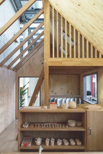 Small house for kids by Hibinosekkei
