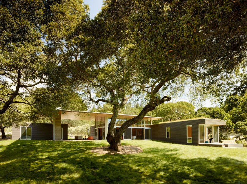 Sonoma Residence by Turnbull Griffin Haesloop Architects, photograph by Matthew Millman