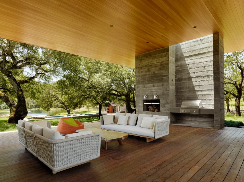 Sonoma Residence by Turnbull Griffin Haesloop Architects, photograph by Matthew Millman