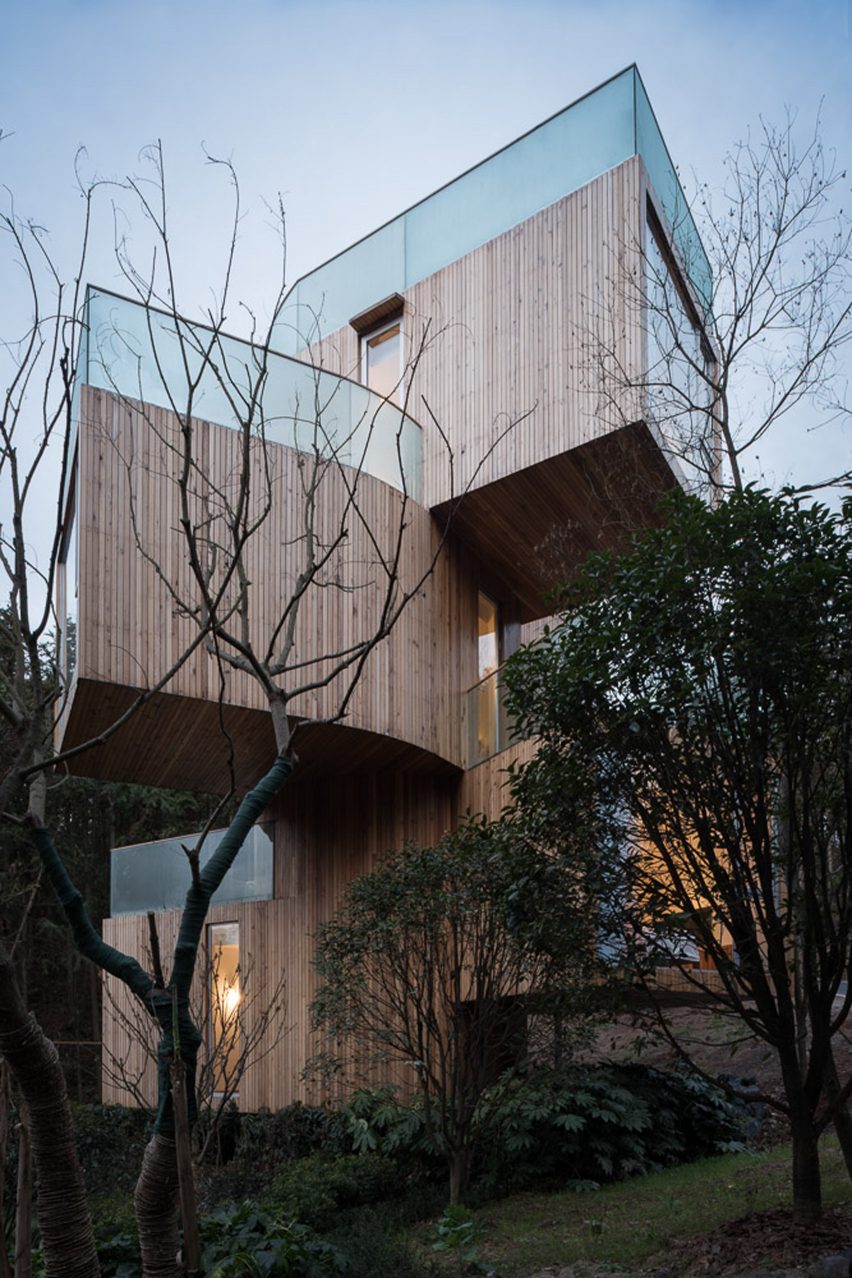 Spiral house by Bengo Studio
