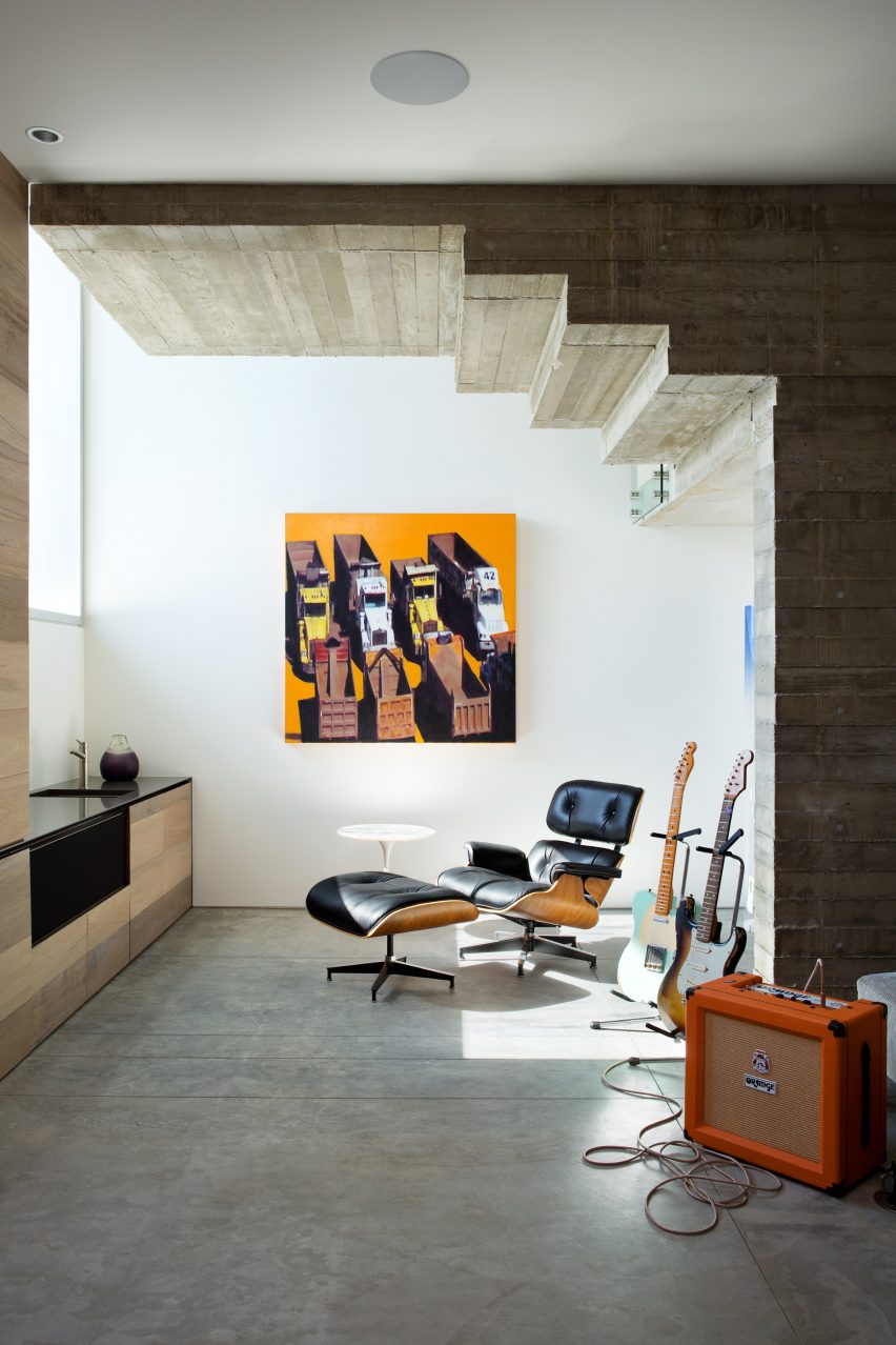 Sunset House by McLeod Bovell Modern Houses