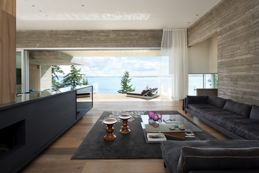 Sunset House by McLeod Bovell Modern Houses
