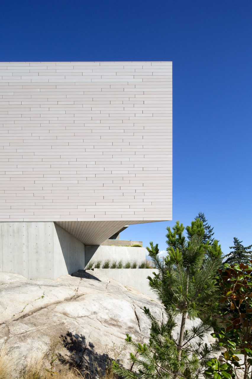 Sunset House by McLeod Bovell Modern Houses