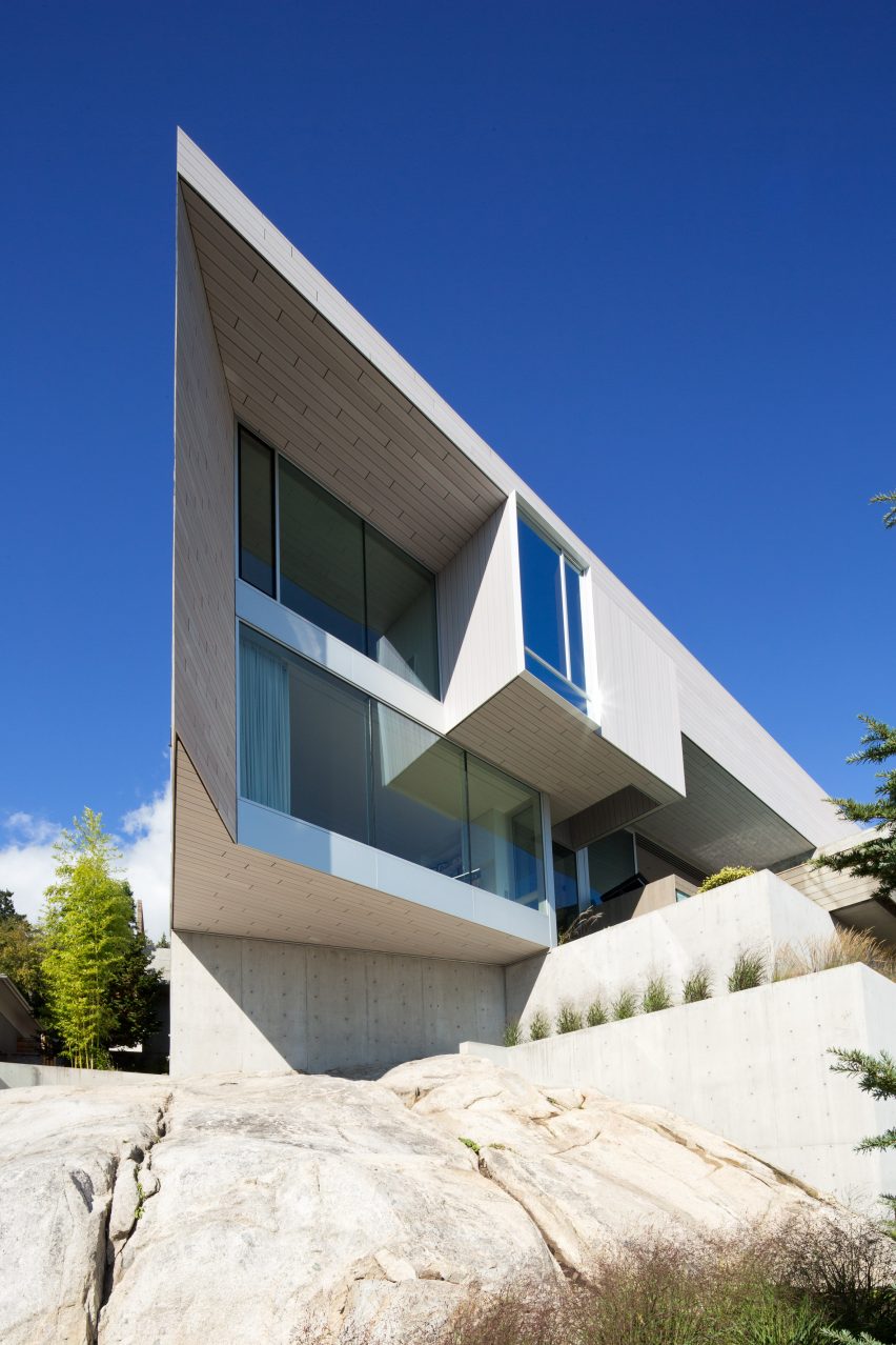 Sunset House by McLeod Bovell Modern Houses