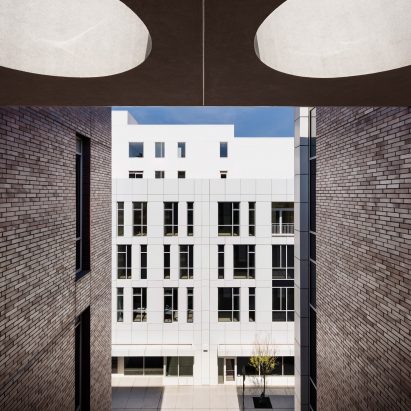 Teacher's Village by Richard Meier and partners