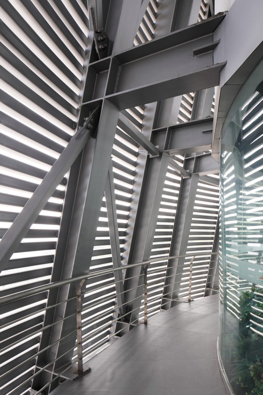 The Shaolin Flying Monks theatre by Mailitis Architects