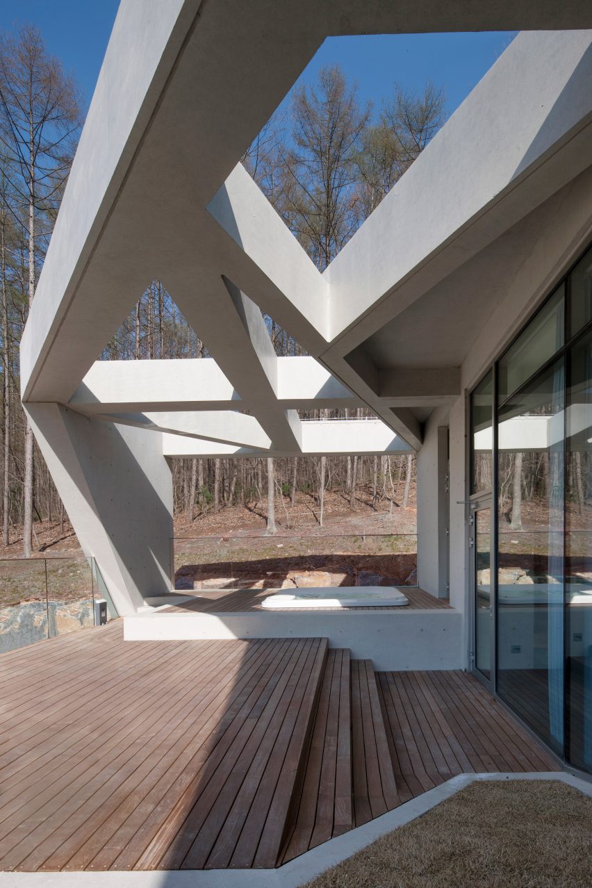 U Retreat by IDMM Architects