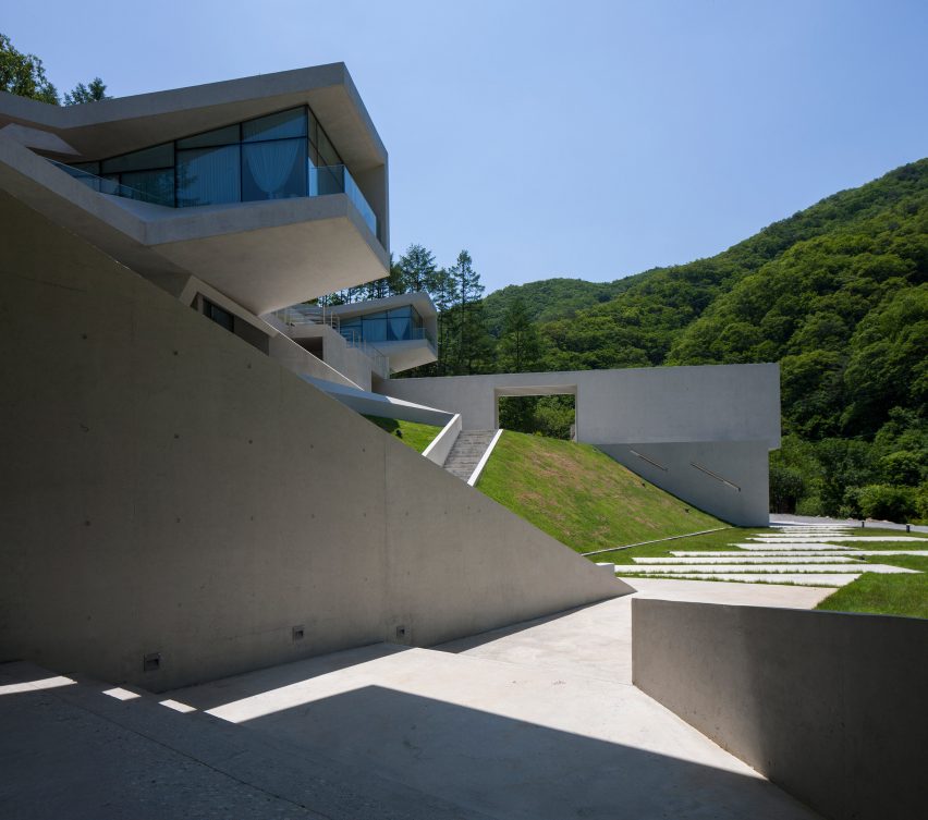 U Retreat by IDMM Architects