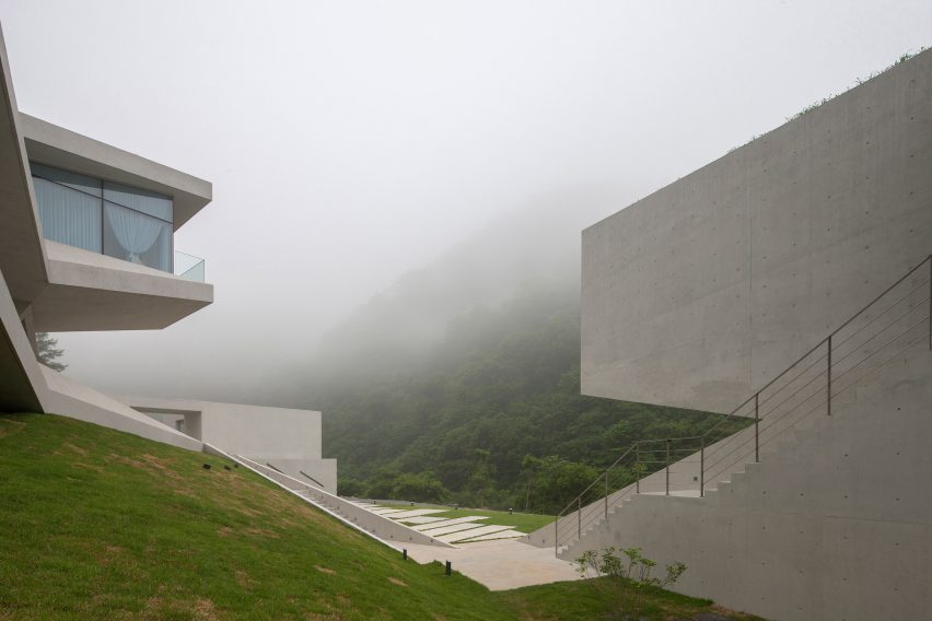 U Retreat by IDMM Architects