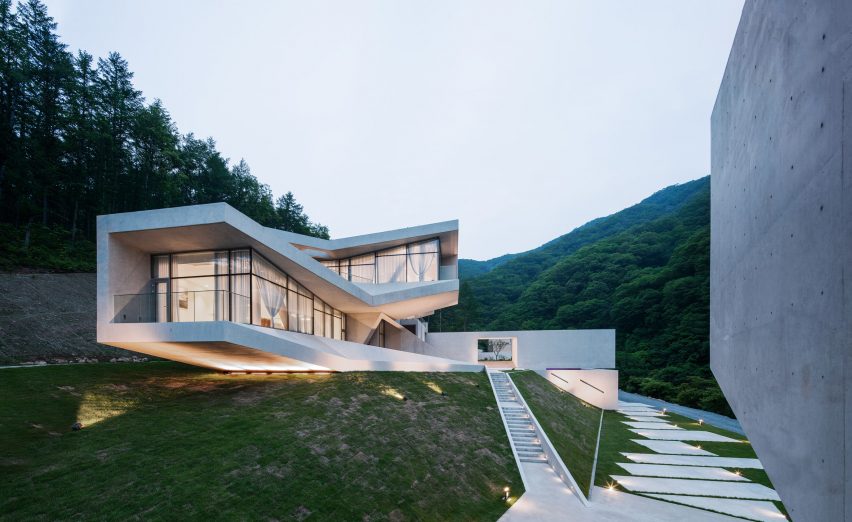 U Retreat by IDMM Architects
