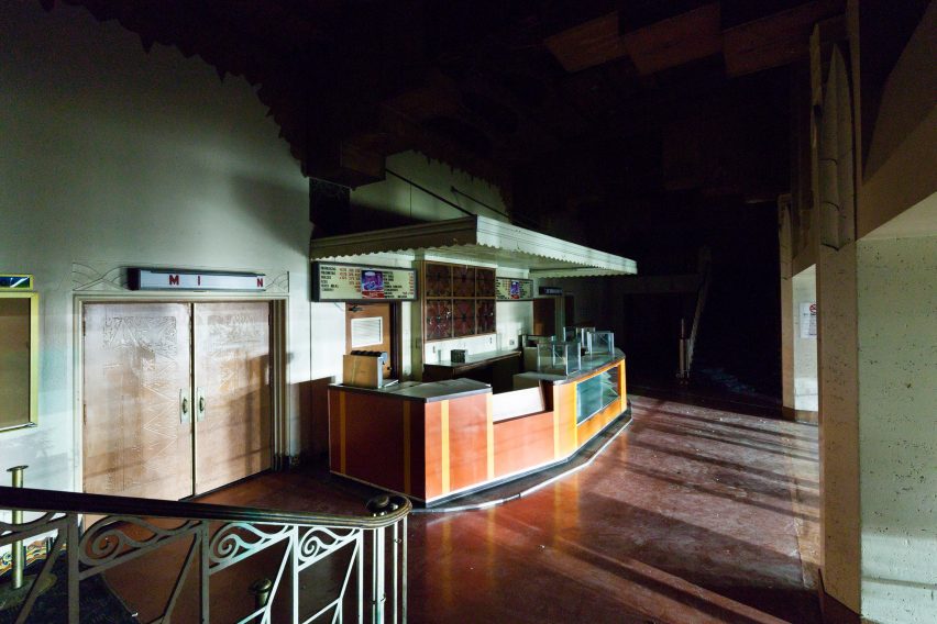 warner-theatre-huntington-park-california-matt-lambros-after-the-final-curtain