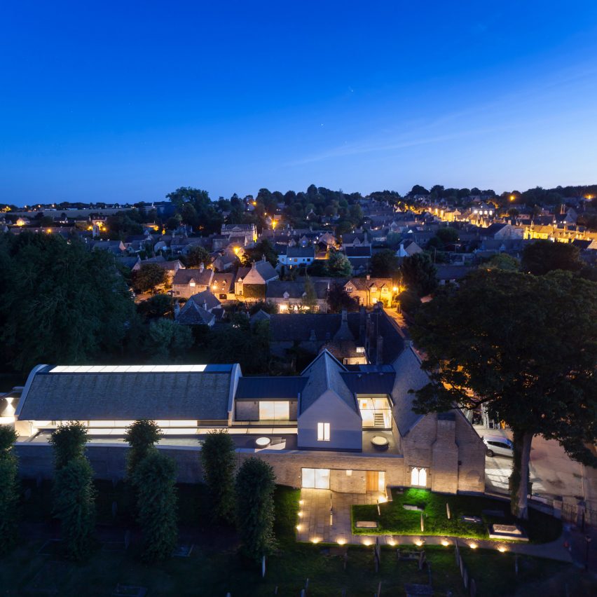 Warwick Hall by Acanthus Clews Architects