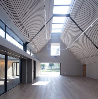 Warwick Hall by Acanthus Clews Architects