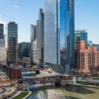 150 North Riverside Office Tower by Goettsch Partners