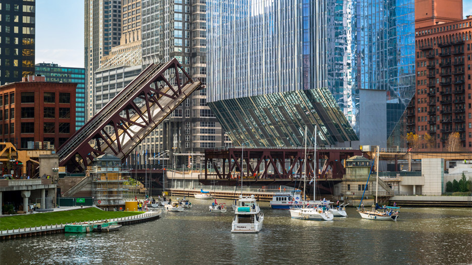 150 North Riverside Office Tower by Goettsch Partners