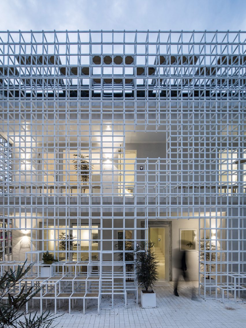 ARTINN Hostel by Aether Architects