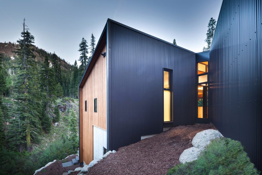 Alpine Meadows Cabin by Studio Bergtraun