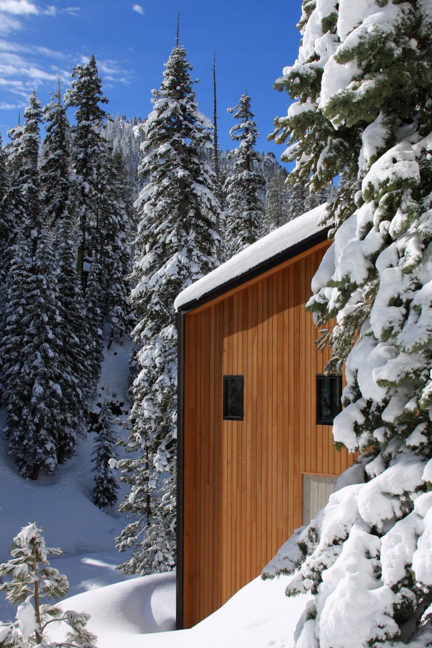 Alpine Meadows Cabin by Studio Bergtraun