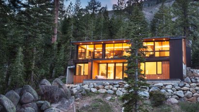 Alpine Meadows Cabin by Studio Bergtraun