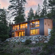 Alpine Meadows Cabin by Studio Bergtraun