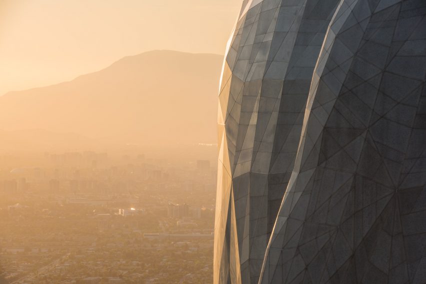 Bahá’í temple by Hariri Pontarini