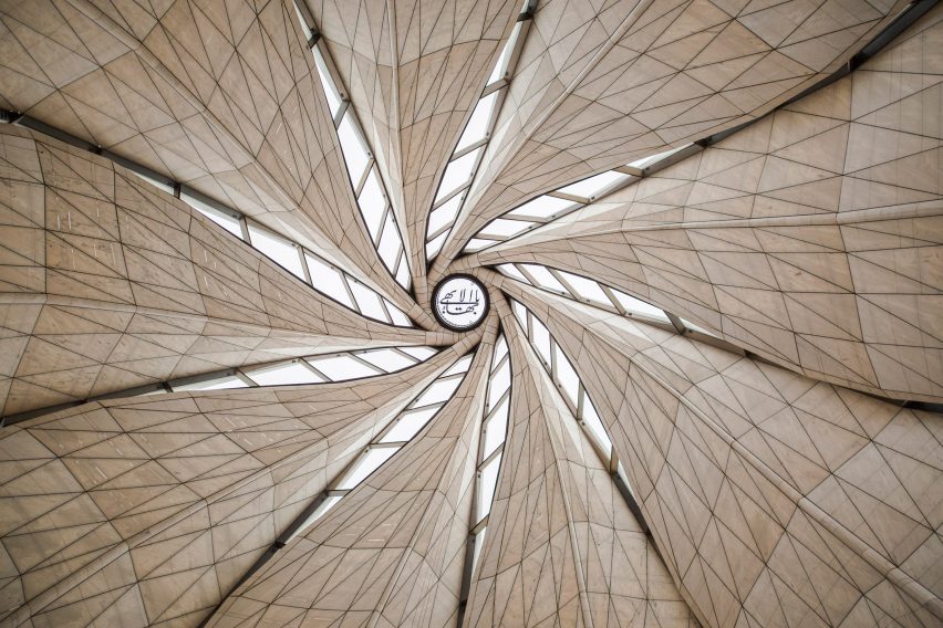 Bahá’í temple by Hariri Pontarini