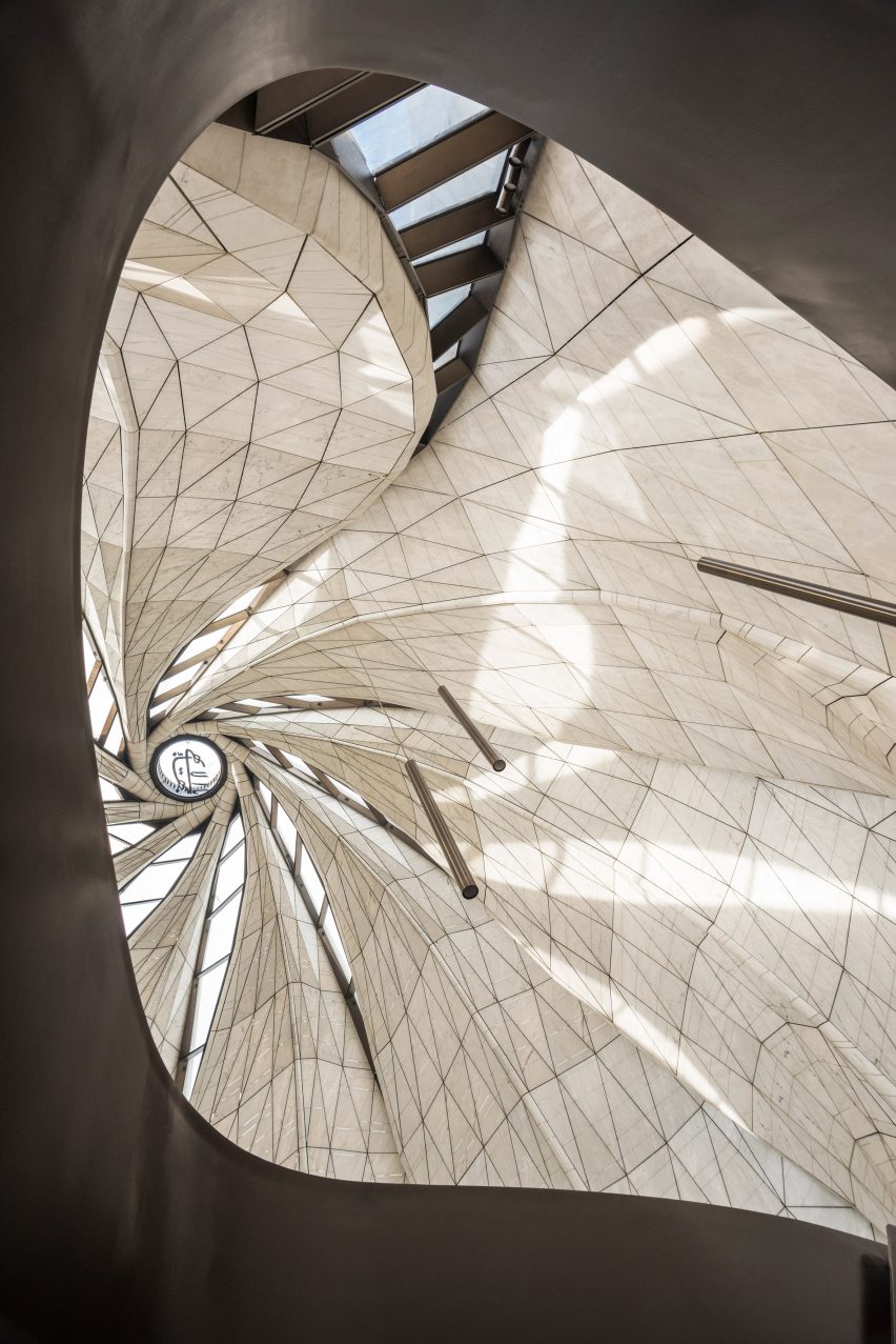 Bahá’í temple by Hariri Pontarini