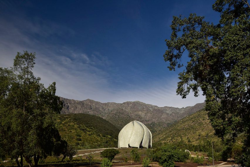 Bahá’í temple by Hariri Pontarini