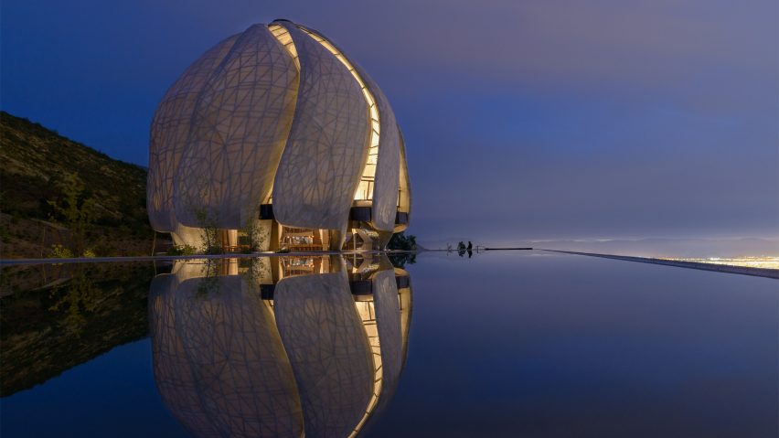 Bahá’í temple by Hariri Pontarini