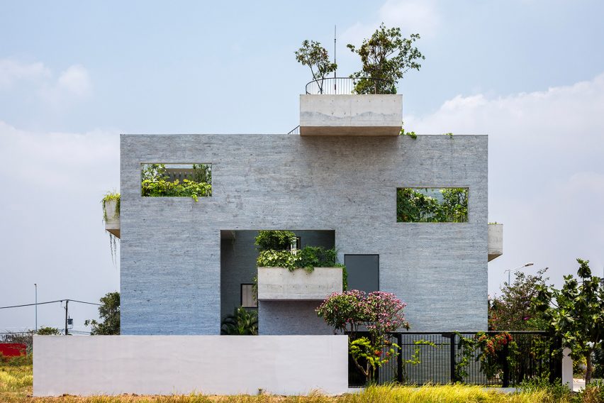 Binh House by Vo Trong Nghia Architects