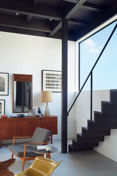 Black box house by TakaTina