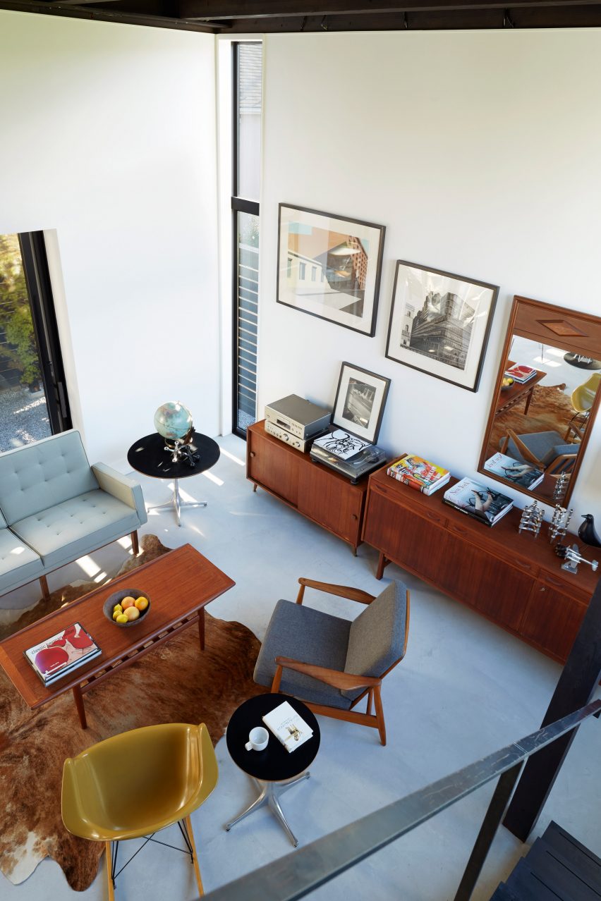Black box house by TakaTina