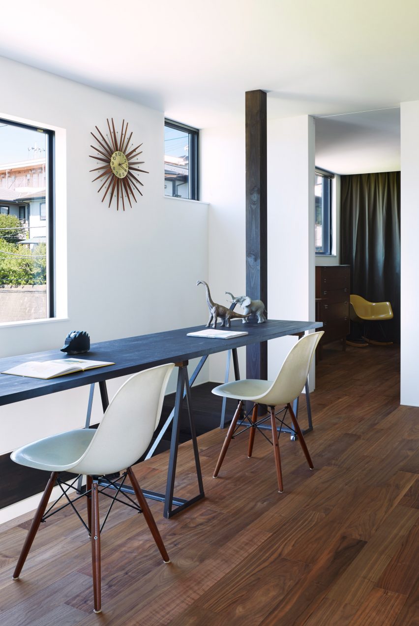 Black box house by TakaTina