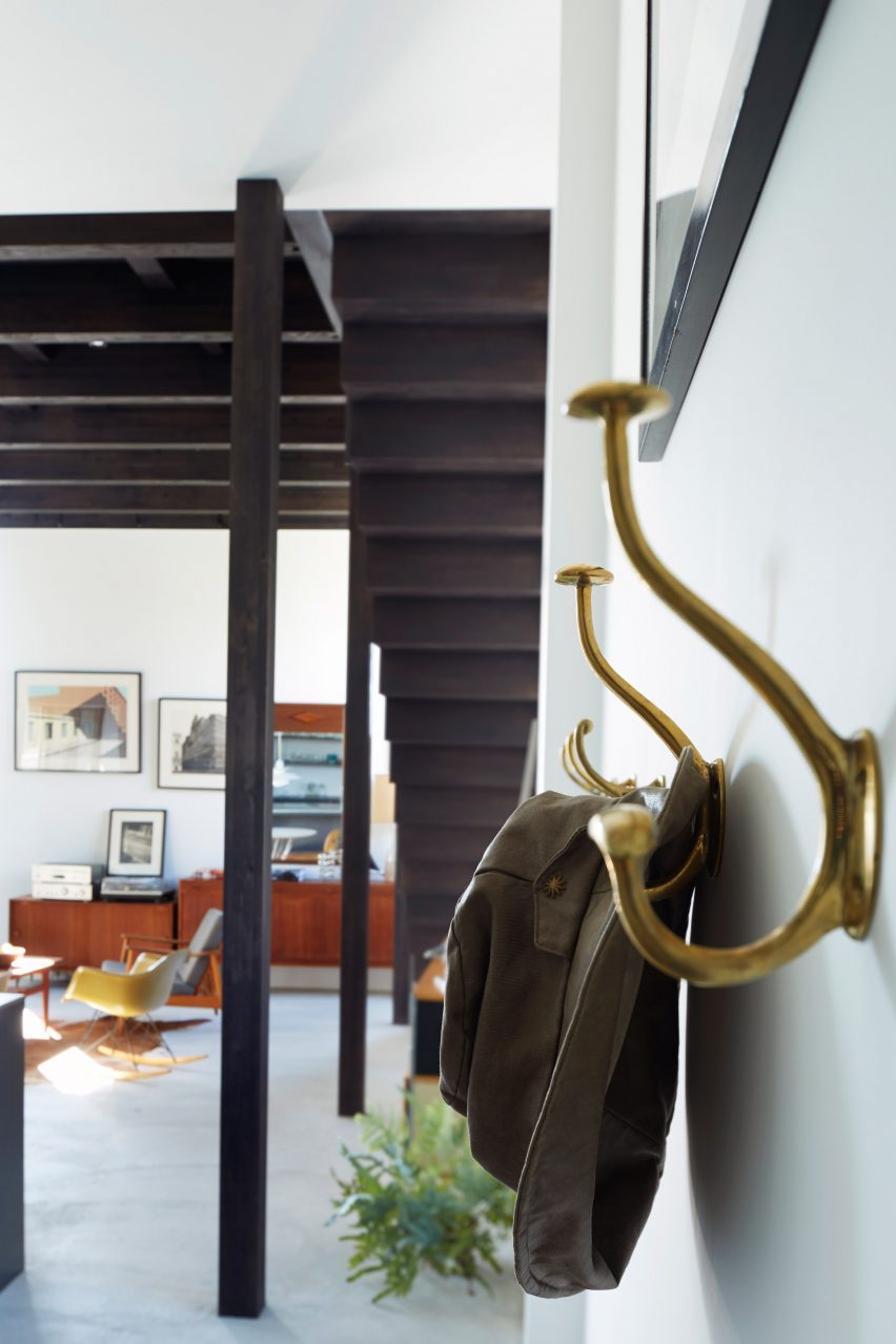 Black box house by TakaTina