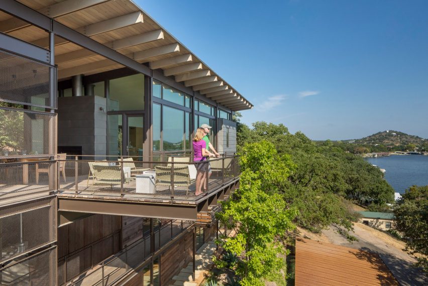 Blue Lake Retreat by Lake Flato