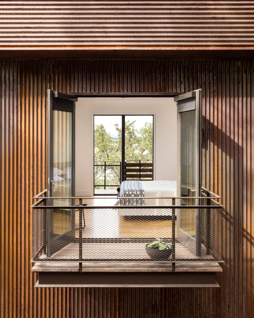 Blue Lake Retreat by Lake Flato