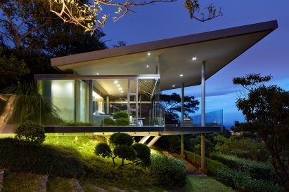 Estancia y Ficus by Cañas Arquitectos