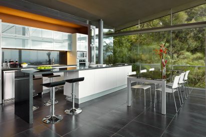 Estancia y Ficus by Cañas Arquitectos