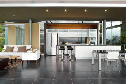 Estancia y Ficus by Cañas Arquitectos