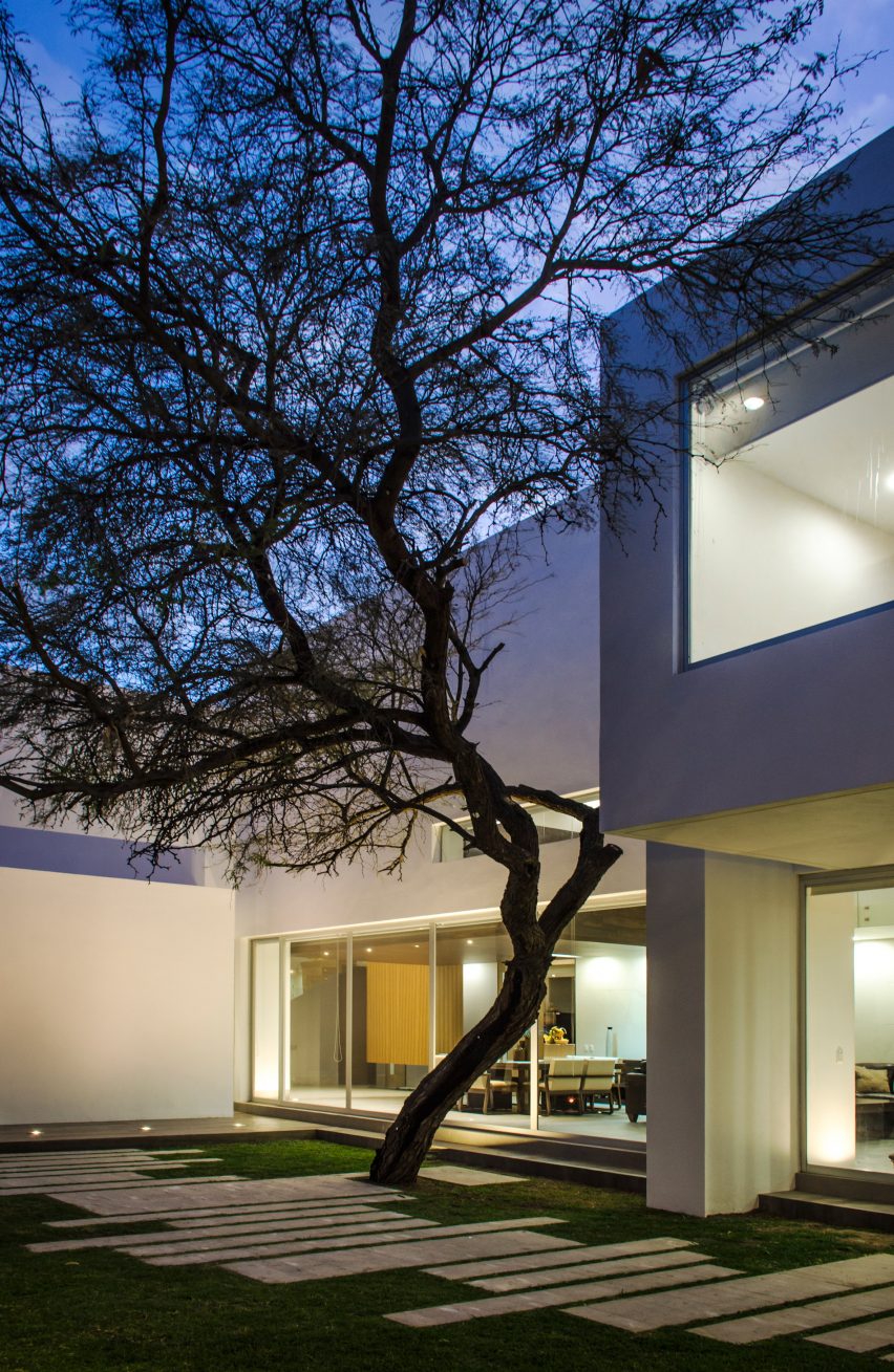 Casa Mezquite by BAG Arquitectura