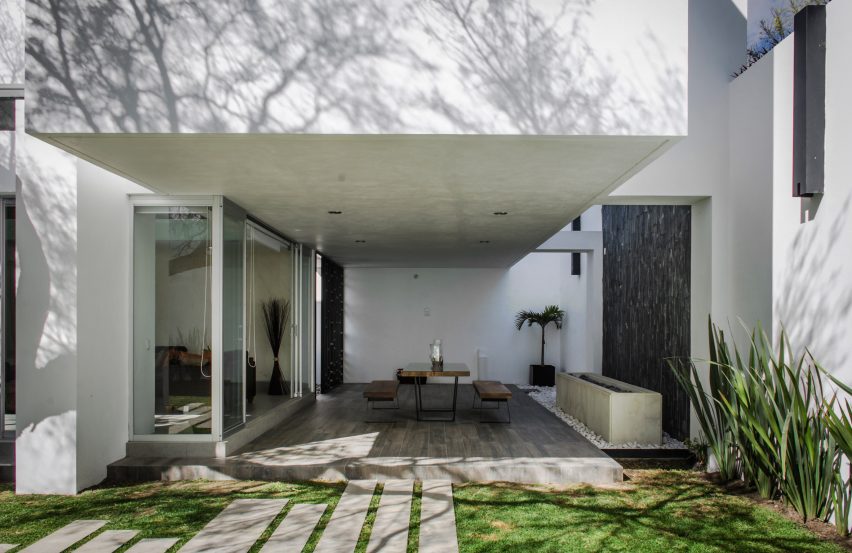 Casa Mezquite by BAG Arquitectura