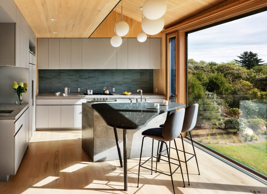 Chilmark House by Organschi and Schiller